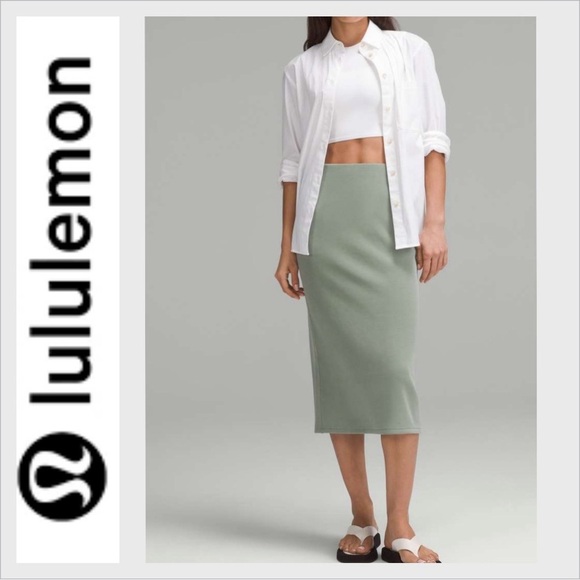 lululemon athletica Dresses & Skirts - Like New Lululemon Softstreme High Rise Midi Skirt 6